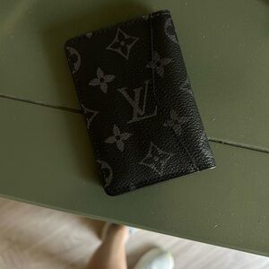 Authentic Louis Vuitton men’s pocket organizer.
